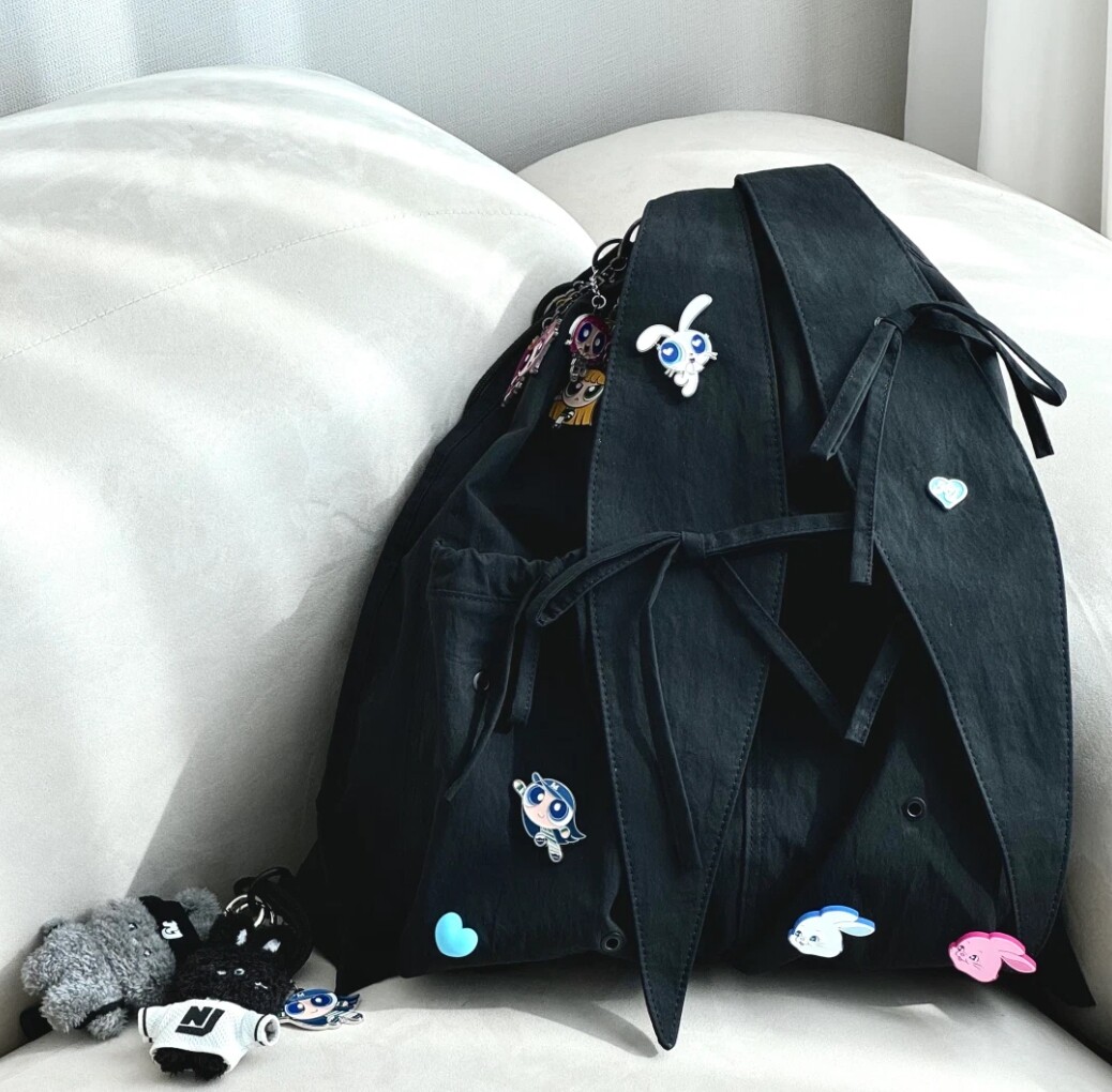 NewJeans X COLLER 黒 RABBIT STRING BAG NJ X COLLER RABBIT STRING BAG (SHADE BLACK) – LINE FRIENDS