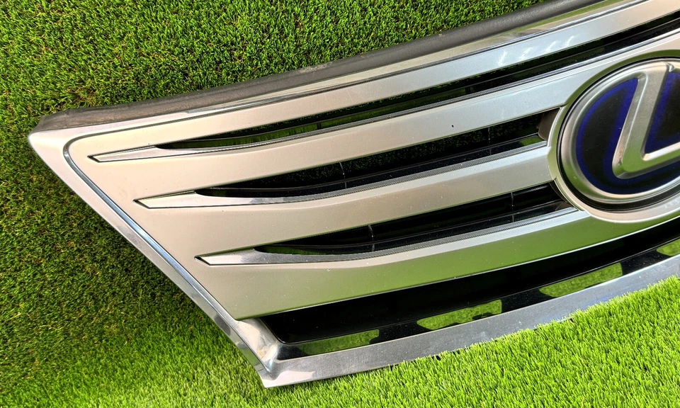 Grelha de para-choque dianteiro Lexus LS600H LS460L 2010-2012 com emblema de radar usada - Imagem 3 de 4