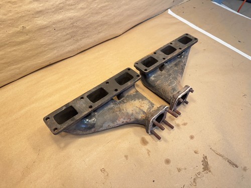 Jaguar XKE Porcelain Manifolds LH RH C18396 C18397 - Picture 5 of 7