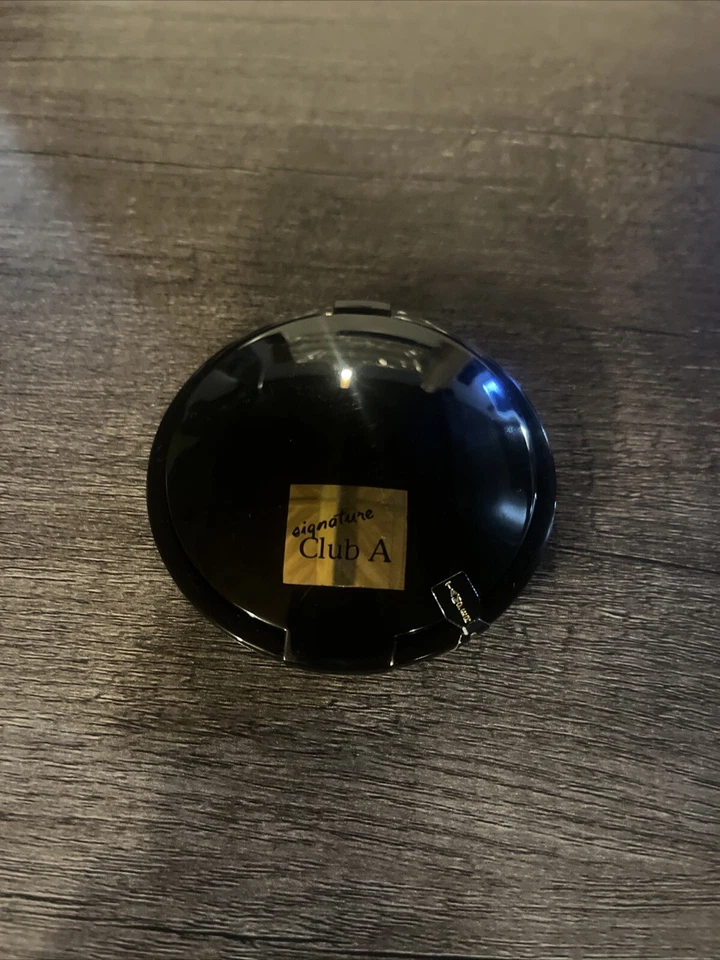 Signature Club A Jet Tech Wet Set Ultra Creamy Sheer Lace Powder Shade #1 Fair - Image 2 of 2