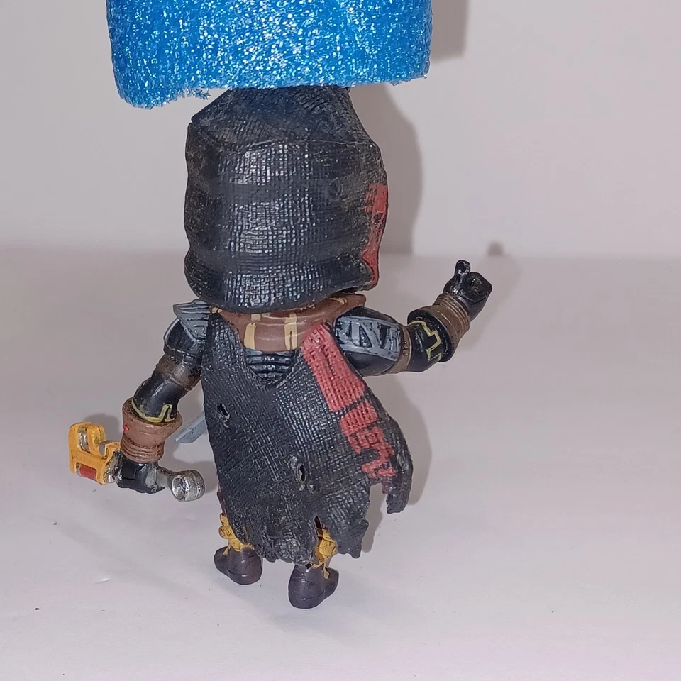Figura Vinilo Destiny 2: Cayde-6 Figura Exclusiva Gamestop 4" incompleta Foto 2 de 2