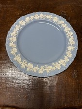 Wedgwood Queensware Cream on Lavender Shell E...