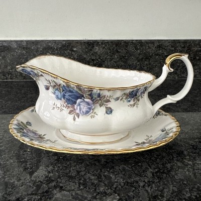 Royal Albert Moonlight Rose Sauciere und Untertasse