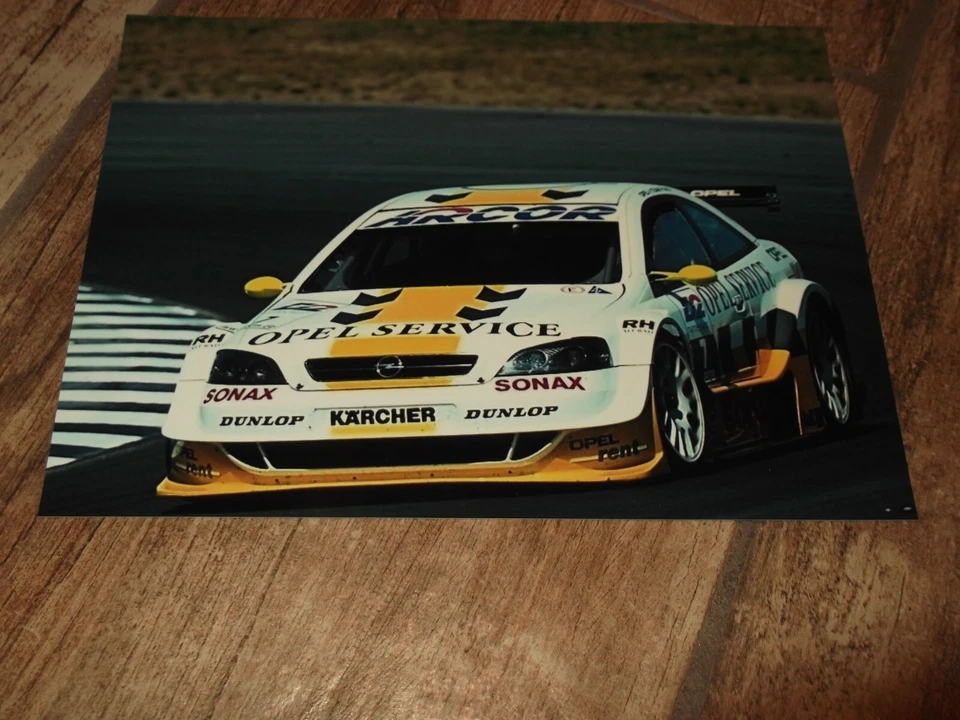 Photo / Photograph  Manuel Reuter OPEL Astra DTM 2000 // - Photo 1/1