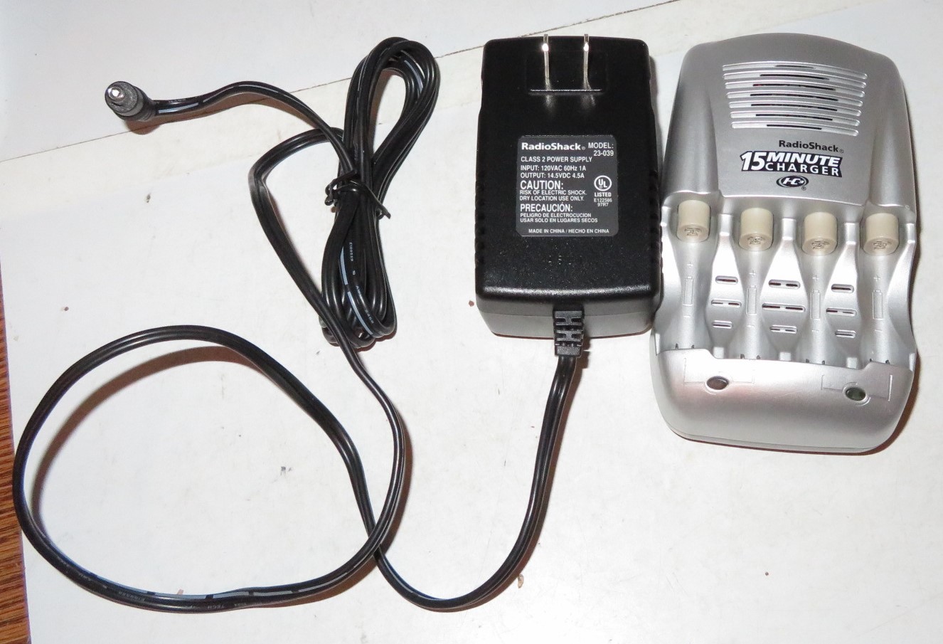 RADIOSHACK Battery Charger & AC Adaptor Model 23039 14.5V 15 Minute I