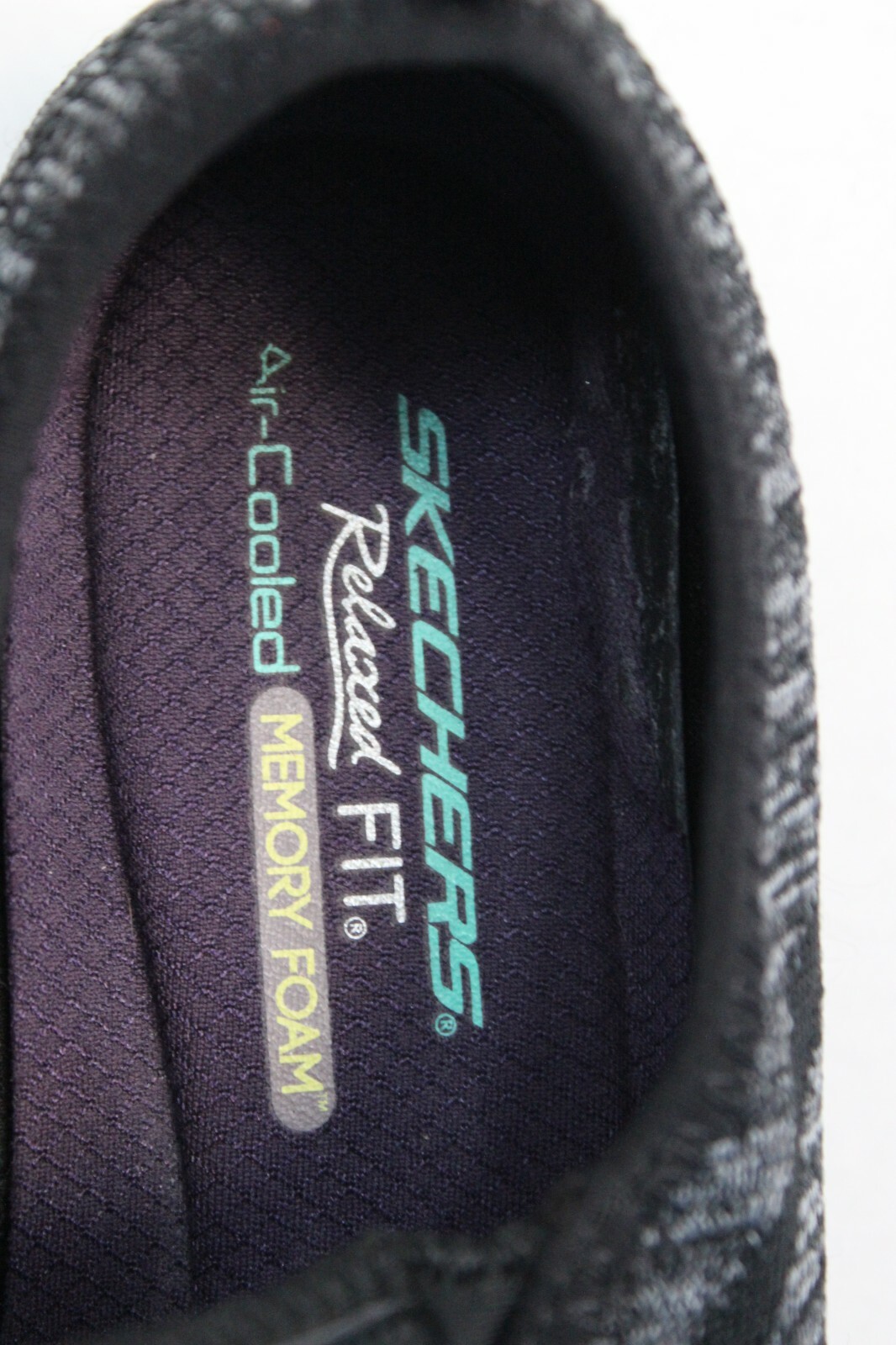 skecher relaxed fit air cooled memory foam