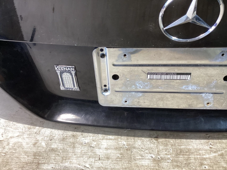 2008-2014 Mercedes-Benz C300 Trunk Lid Panel Assembly OEM Foto 4 de 4