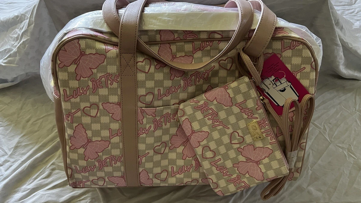 Sac de voyage Betsey Johnson Luv Betsey avec poignet assorti Lbcruis gris ro