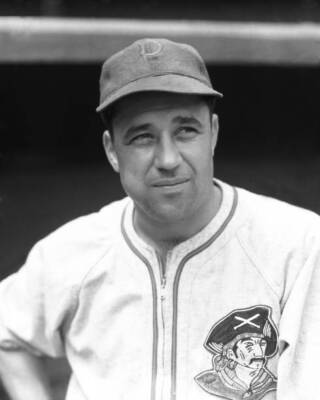 Debs Garms of the Pittsburgh Pirates in 1940 Baseball Old Photo 1
