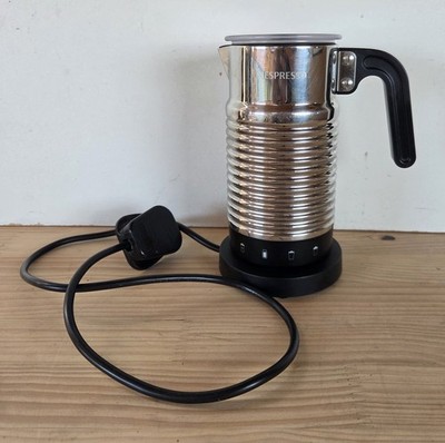 Nespresso Aeroccino 4 Elektrischer Milchaufschäumer Silber Modell 4194 