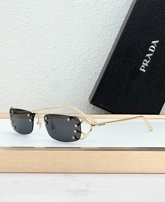 PRADA SUNGLASSES WOMEN MODEL：SPRC57 SIZE：52口20-135