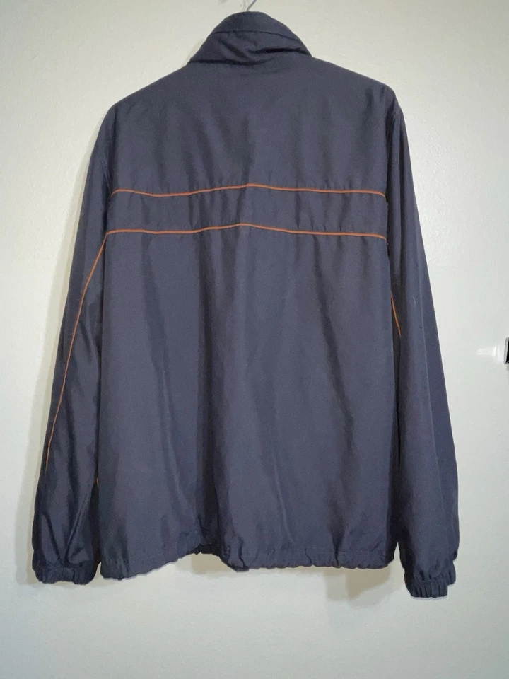 Tek Gear Men's XL Black Windbreaker with hidden hood in zip collar - Image 3 of 4