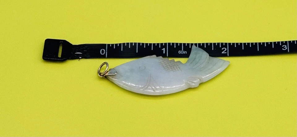 Pingente de peixe esculpido à mão em jade fiança 14k - Imagem 3 de 4