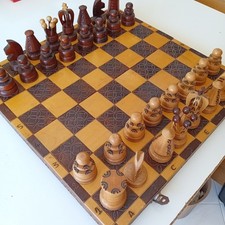 Scacchiera Pieghevole In Legno Con Scacchi.