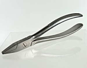 Aesculap LX170R Wire Holding Pliers (Flat Nose Pliers), straight, jaw serrated