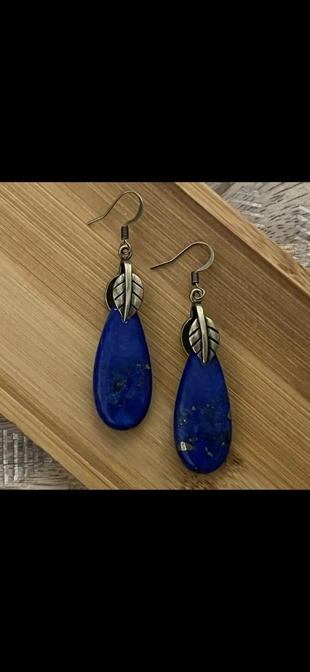 Preciosos Pendientes Colgantes Lágrima de Jaspe Imperial Azul con Bisel de Hoja de Bronce Foto 4 de 4
