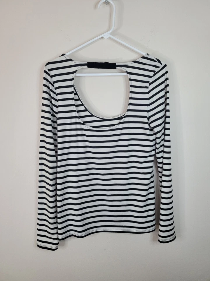 Top Victoria’s Secret espalda abierta manga larga rayas negro blanco talla M Foto 2 de 4