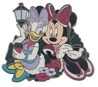 Disney 2015 Best Friends Minnie Mouse & Daisy Duck Glitter Pin NEW ON CARD