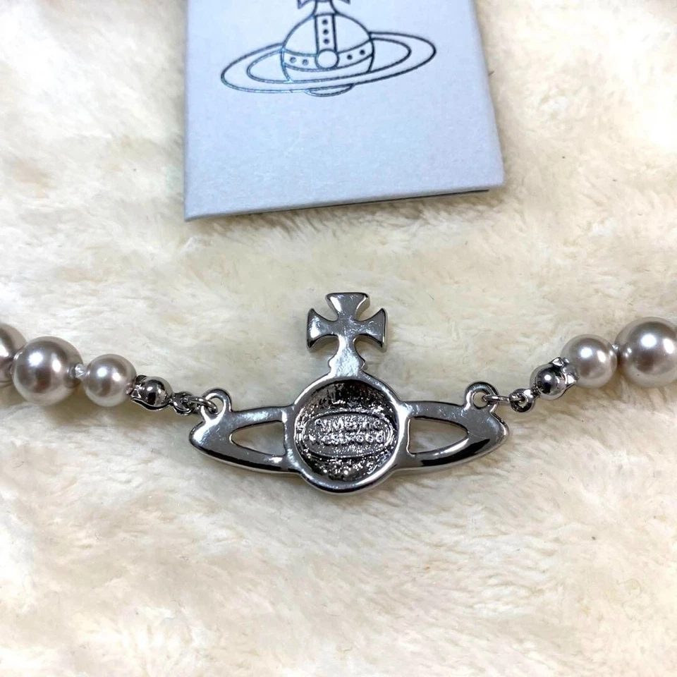 Gargantilla Vivienne Westwood Orb Collar Gris 1 Fila Perla Plata Foto 3 de 4
