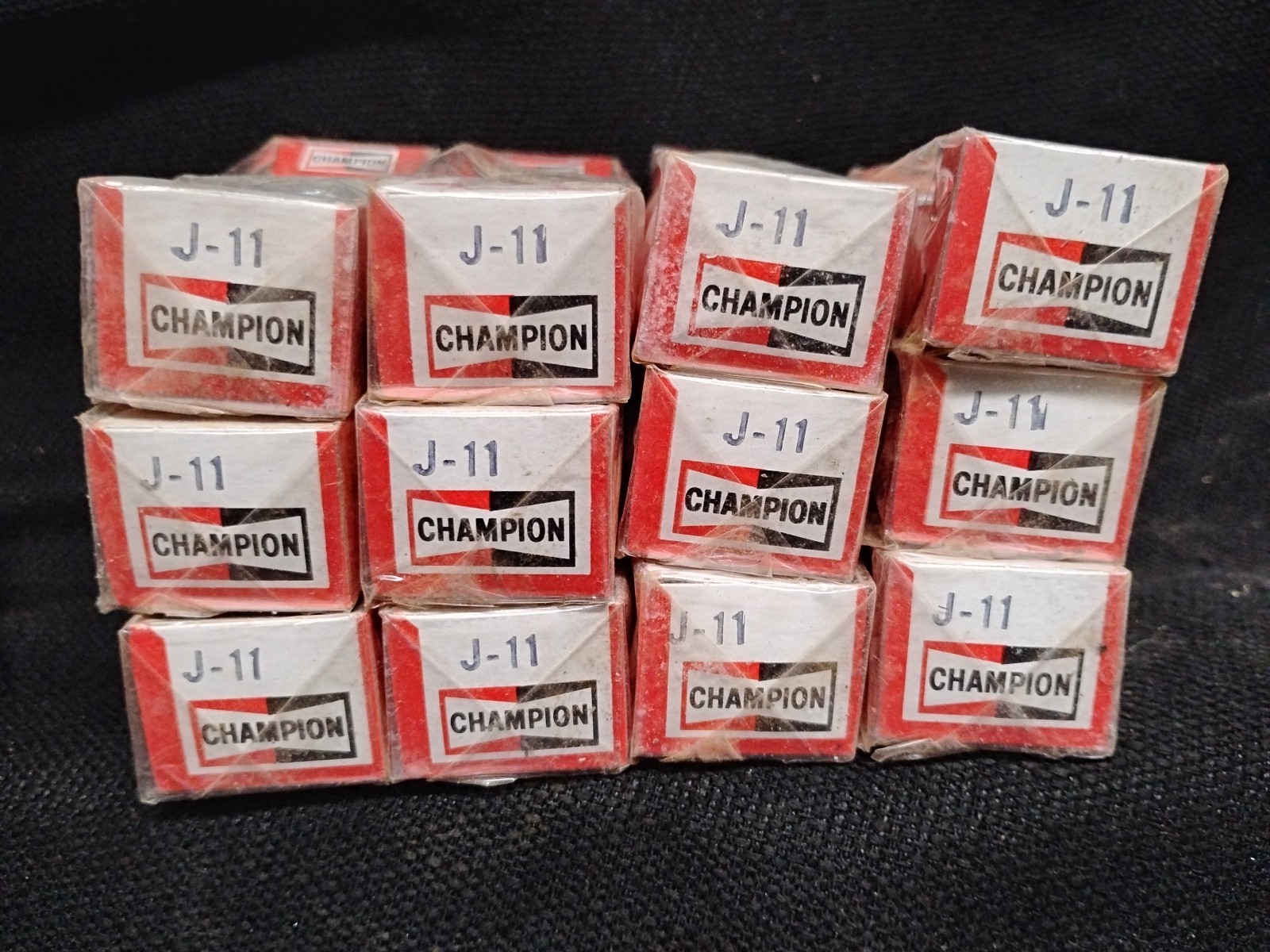 CHAMPION J11 SPARK PLUGS lot of 12 NOS
