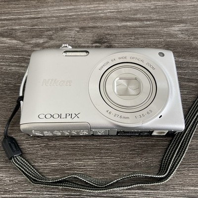 Nikon COOLPIX S3200 16.0MP Digital Camera Silver Tested w/ Battery No Charger