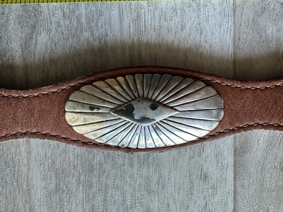 Cinturón para mujer Justin Western pequeño 30” cuero marrón Foto 2 de 4