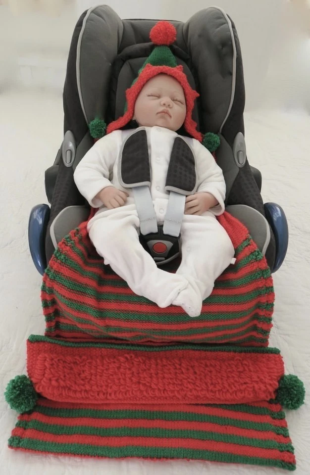Christmas elf baby car seat blanket (0-3 months) knitted inc hat - Image 4 of 4