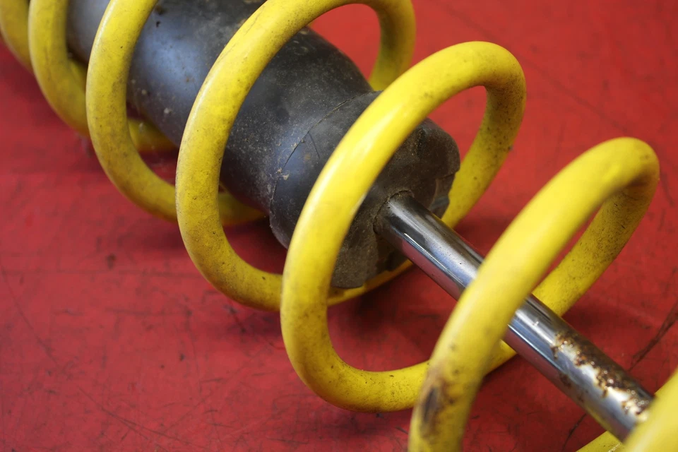 2005 POLARIS SCRAMBLER 500 TRAIL BLAZER 250 330 AMORTECEDOR TRASEIRO 7042319 - Imagem 4 de 4