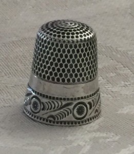 Antique-Sterling-Silver-Thimble-by-Stern-Bros-amp-Co-Circa-1900