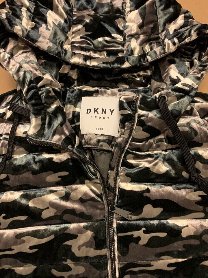 DKNY Women s Jacket Hooded Camo Velvet Puffer Coat Jacket L