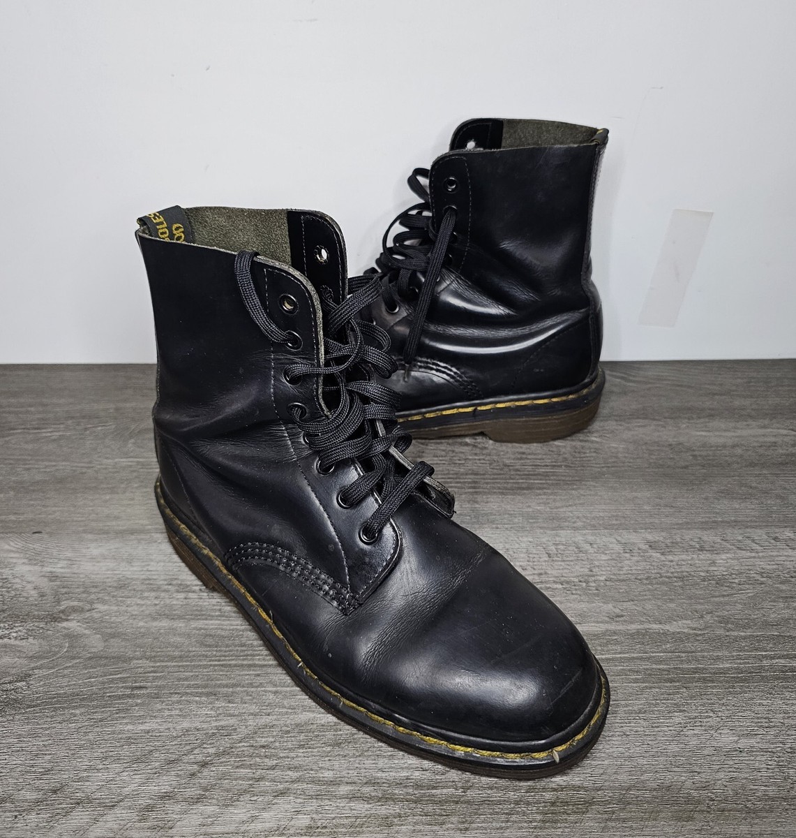 Dr. Martens ブラック 靴 US 7 Dr Martens Doc 24256 Black Leather 6-Eye Shoes Boots Size 7