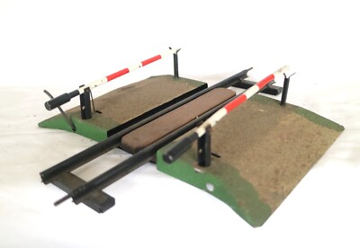 AC3236E :Vintage Zeuke & Wegwerth 0 Gauge Level Crossing