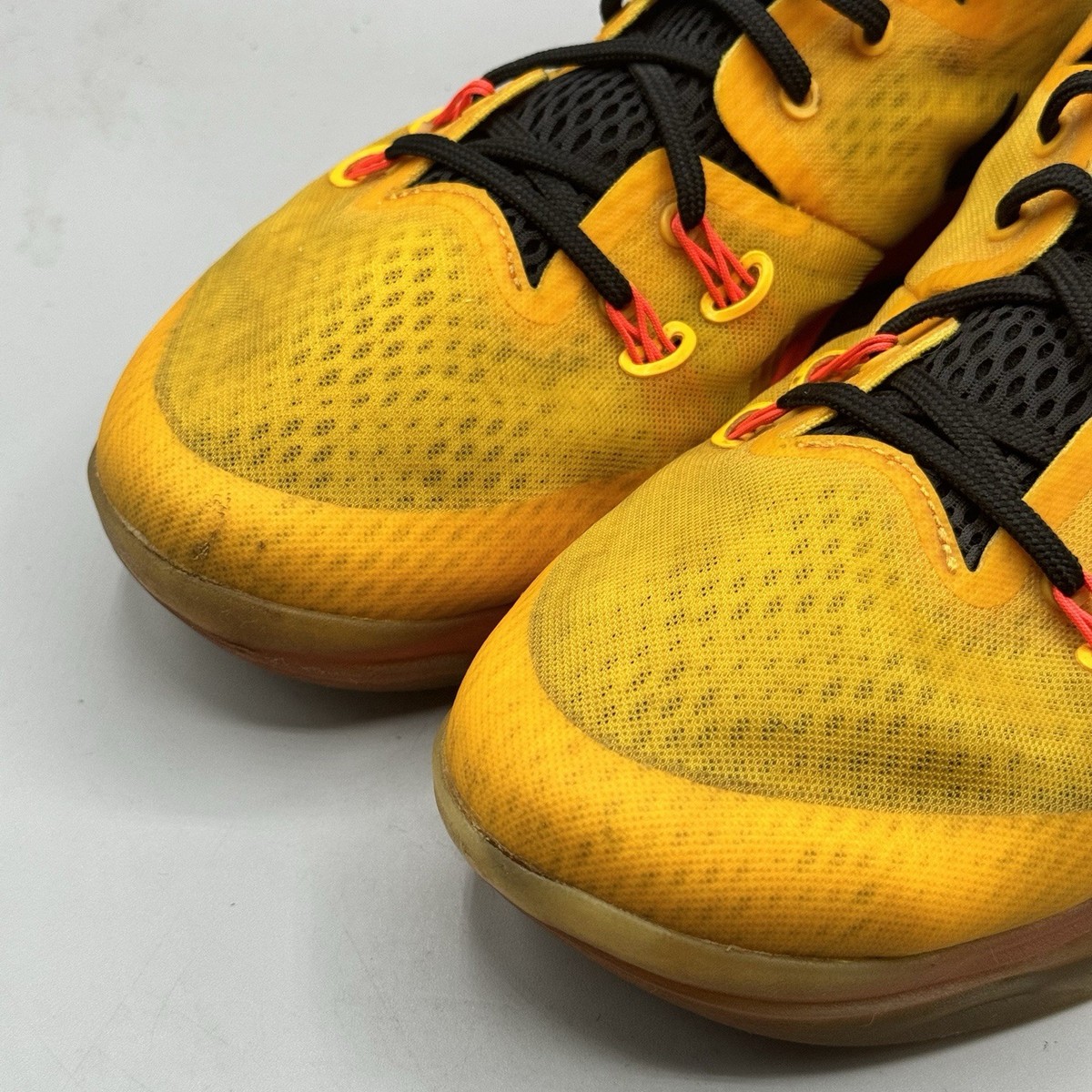 Size 10.5 - Nike Zoom Kobe Venomenon 5 University Gold for 