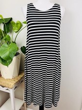 LOFT Black & White Striped Soft Stretchy Pocketed Dress Coastal Casual Size Med