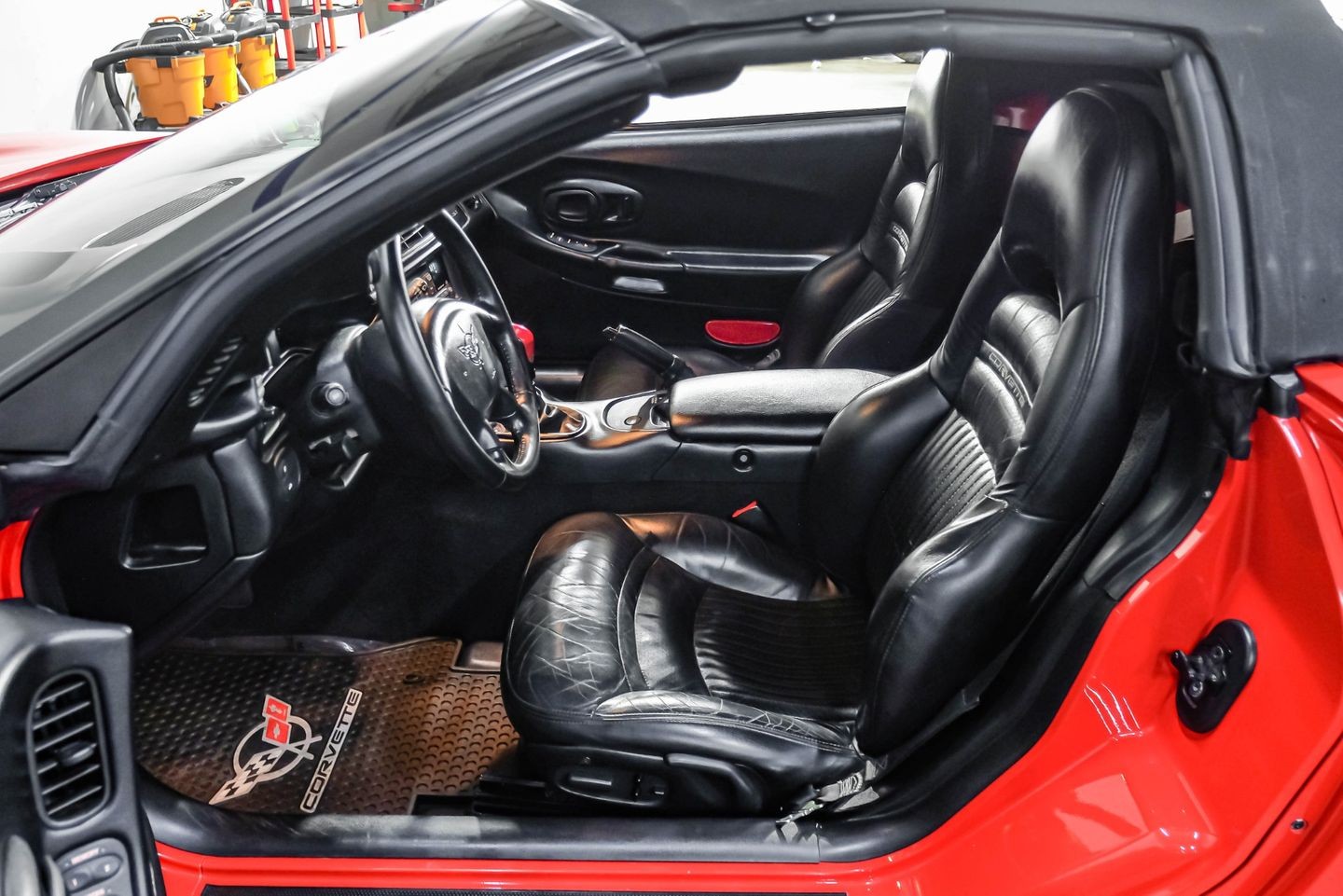 2000 [70U] Torch Red Chevrolet Corvette   | C5 Corvette Photo 4