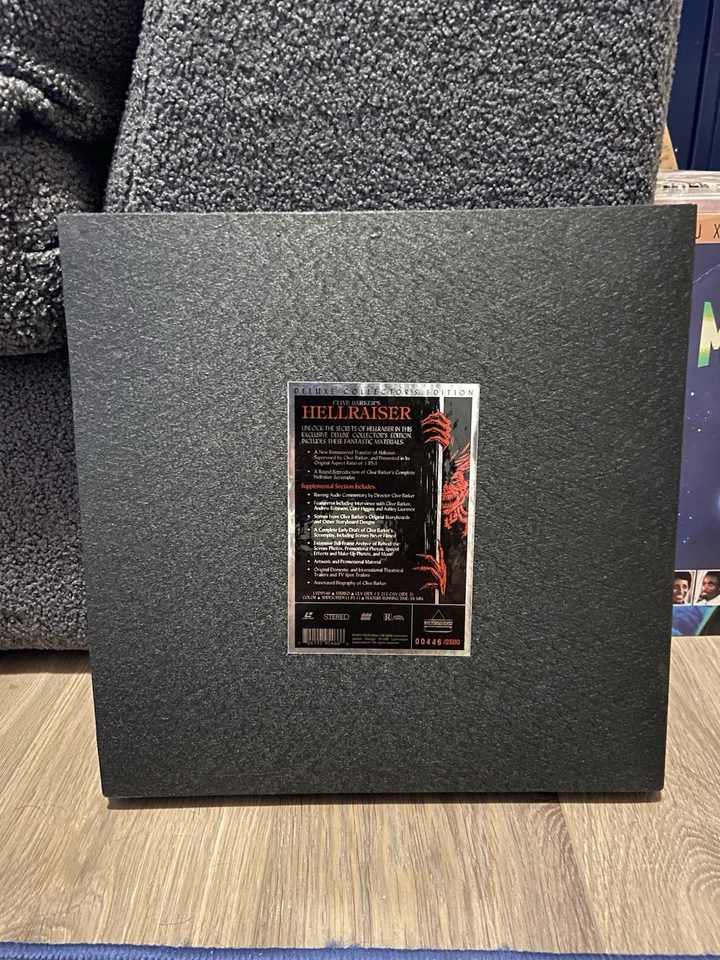 Hellraiser Box Set LASERDISC 446/2500 Plus Hellraiser Comic Signed - Image 2 of 4