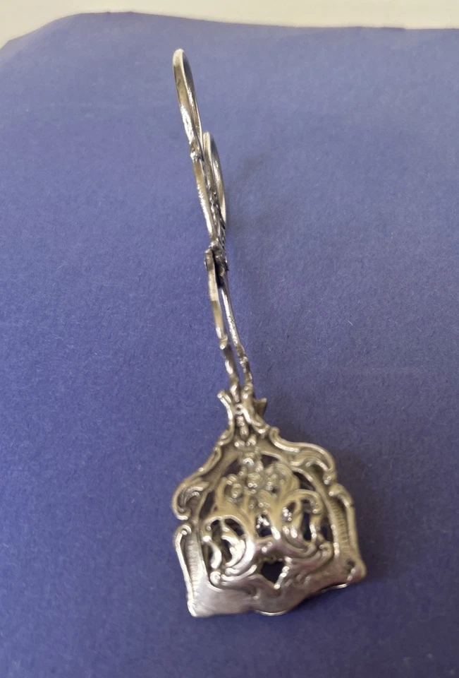 Pinzas antiguas de azúcar rosa repollo perforado de plata 800 alemanas continentales para servir Foto 2 de 4