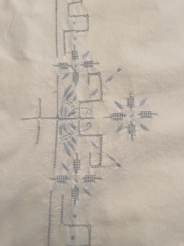 Elaborate Vintage White Cotton Blue Embroidered Tablecloth 68x82 - Picture 5 of 20