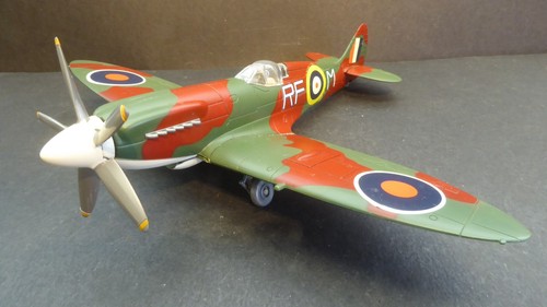 New Ray RAF Spitfire Mk XIV Large Scale 20 cm Long WW2 Plastic Model