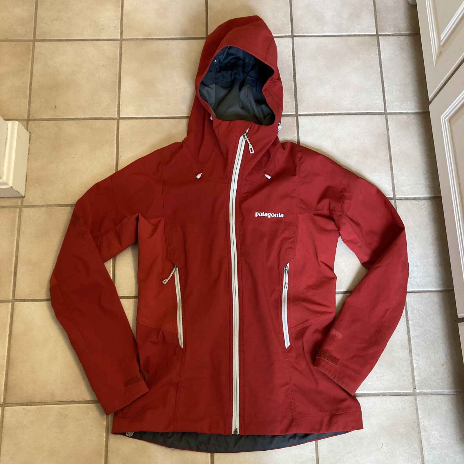 Patagonia Dimensions Softshell Windstopper Hooded… - image 1