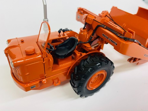 Allis Chalmers TS-300 Motor Scraper 1:50 Scale - Picture 6 of 10