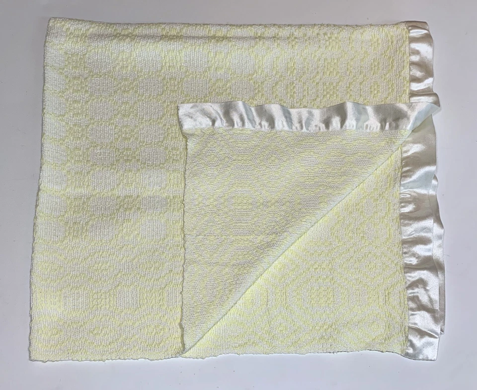 Vintage Woven Retro Baby Blanket Yellow White Satin Trim  - Image 2 of 4