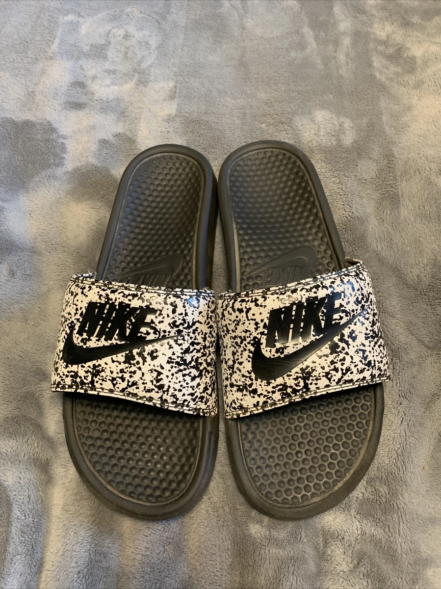 Begrænse Spild Jeg regner med Mens NIKE sandals water slides black white pattern sz 11 summer beach pool  | eBay