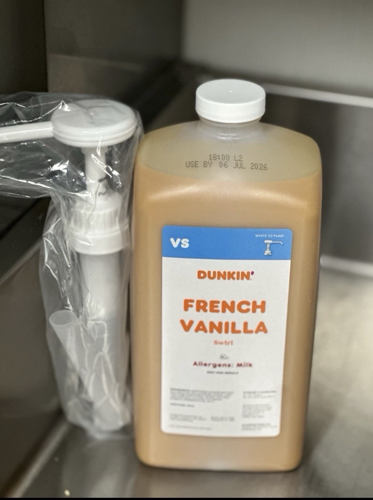 Dunkin Donut Original French Vanilla Swirl 64oz With Pump