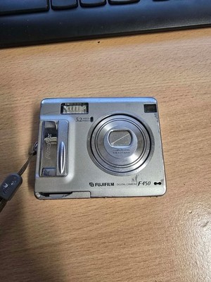 Fujifilm FinePix F Series F450 5.2MP Digital Camera - Silver for