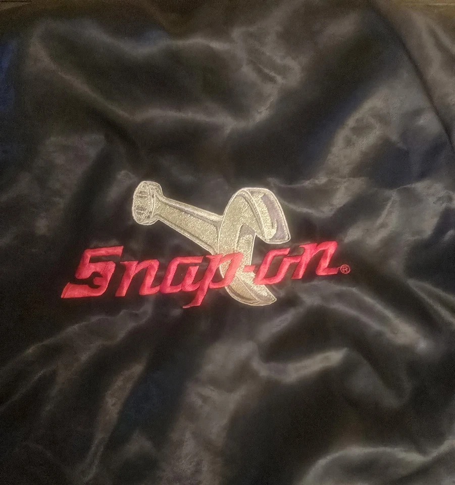 Chaqueta de satén vintage Snap-On Tools M Horizon abrigo bordado negro años 80 EE. UU. Foto 3 de 4