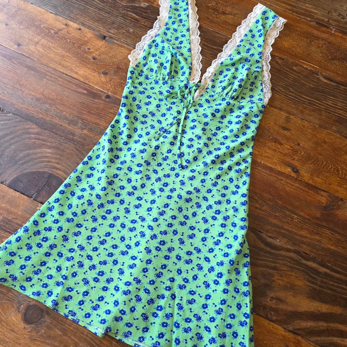 Cotton Candy LA Green Floral Lace Trim Mini Dress - Sleeveless v neck sexy  flowy | eBay