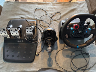 Logitech G29 Driving Force Rennlenkrad Schwarz inkl. 3 Pedalen und Schalthebel