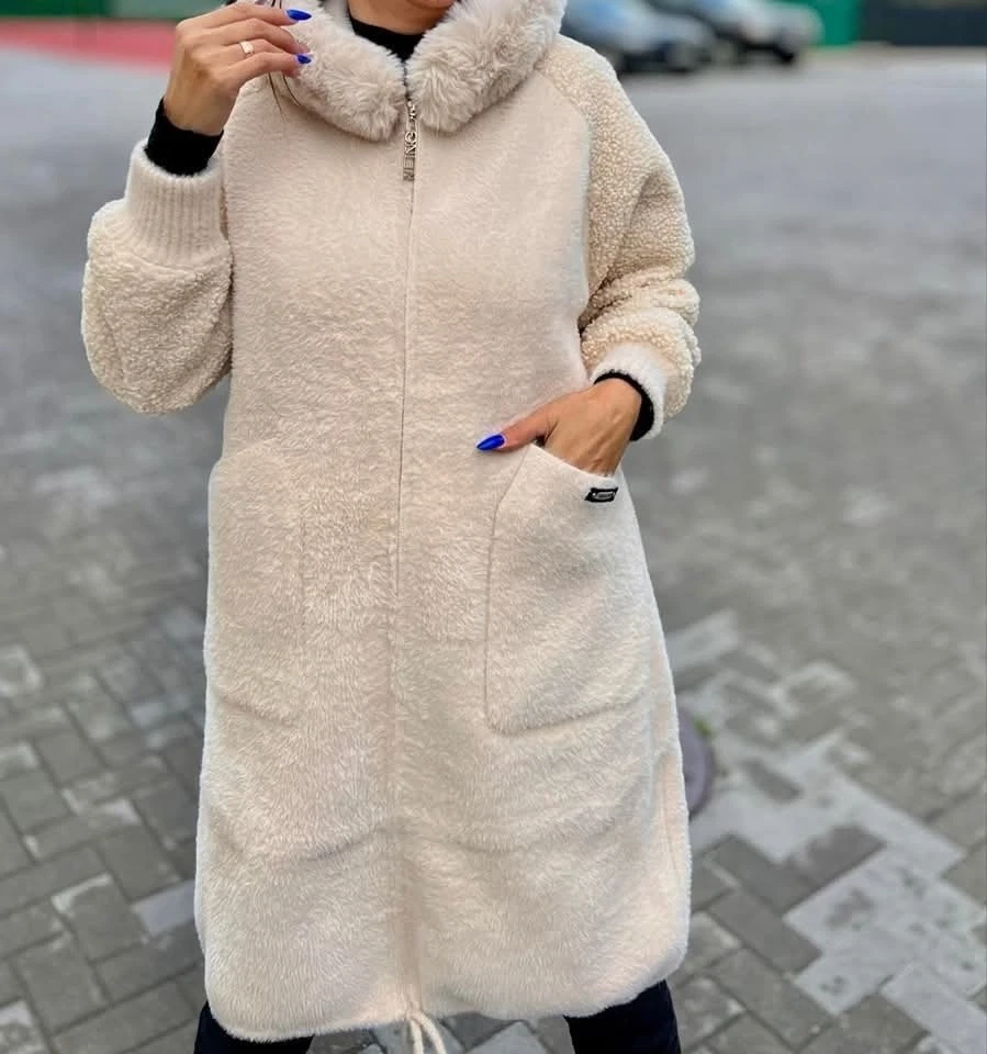 Italian long alpaca coat with astrakhan details, size UNI, cream - Image 2 of 3