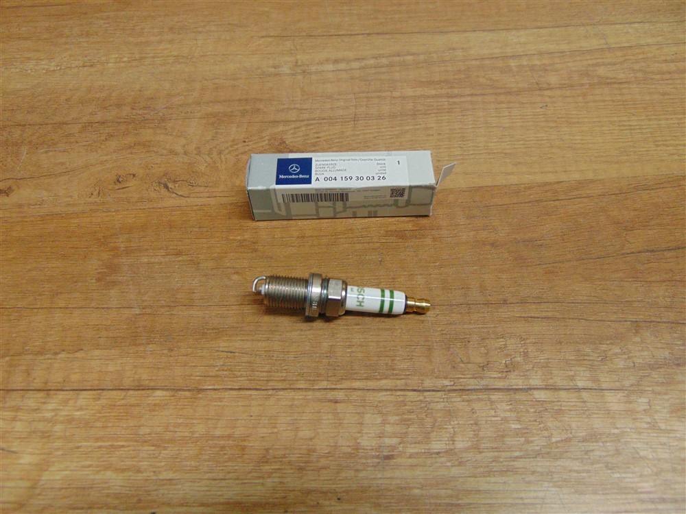 Spark Plug Genuine Mercedes OM266 - A0041593003